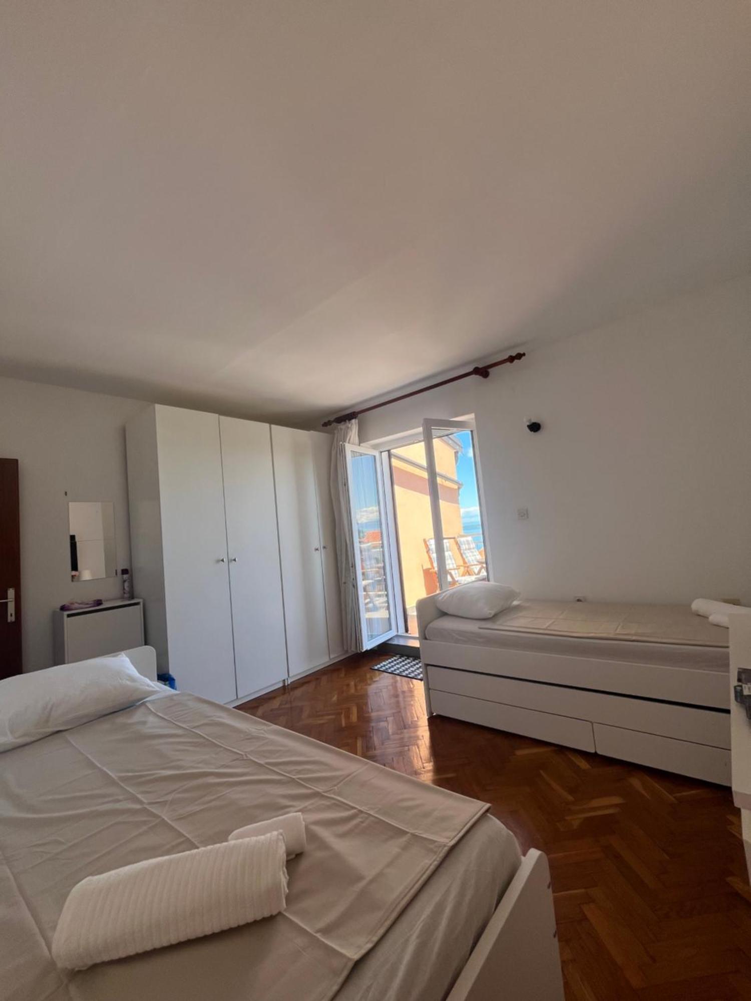 Falcon Apartment *