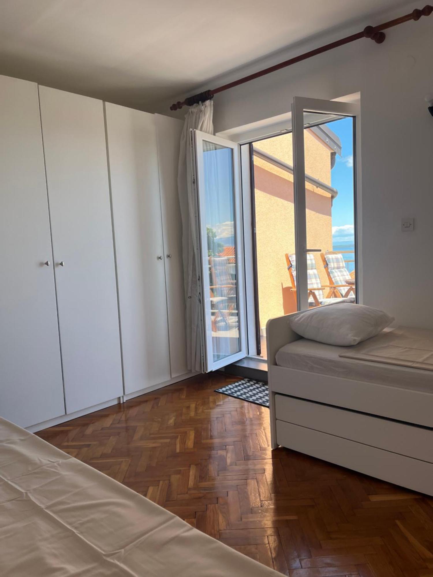 Falcon Apartment *